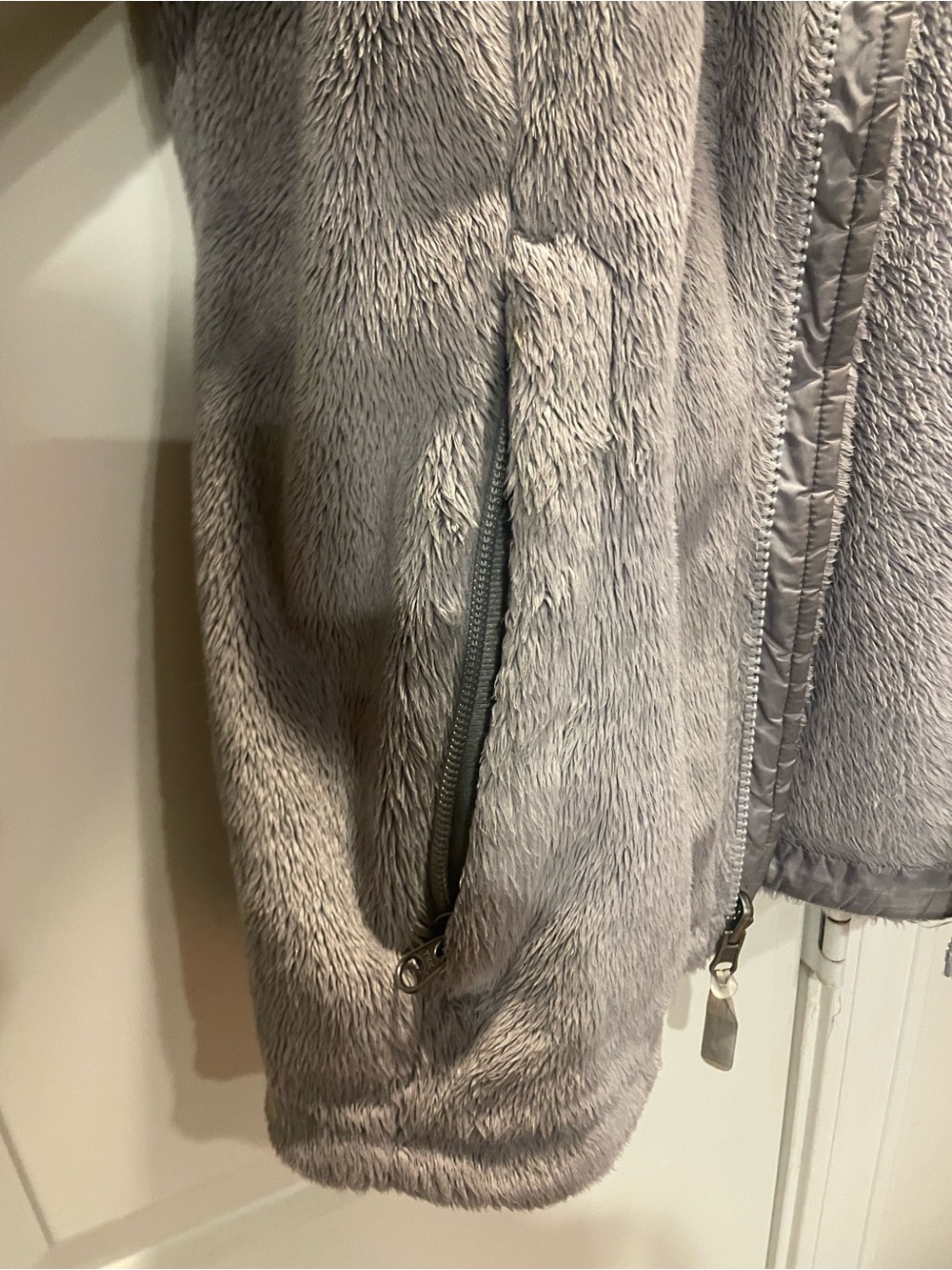 The North Face Women's Plush Full-Zip Teddy Jacket - Light Gray - Picture 7 of 10